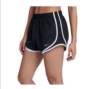 NWT Nike Women's  3'' Running Shorts  Size Large